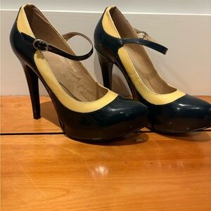 Type Z Mary Jane Dress Pumps Teal & Ivory|Size 8.5
